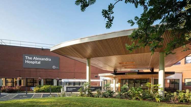 Ang Alexandra Hospital (bahagi ng Circle Health Group)