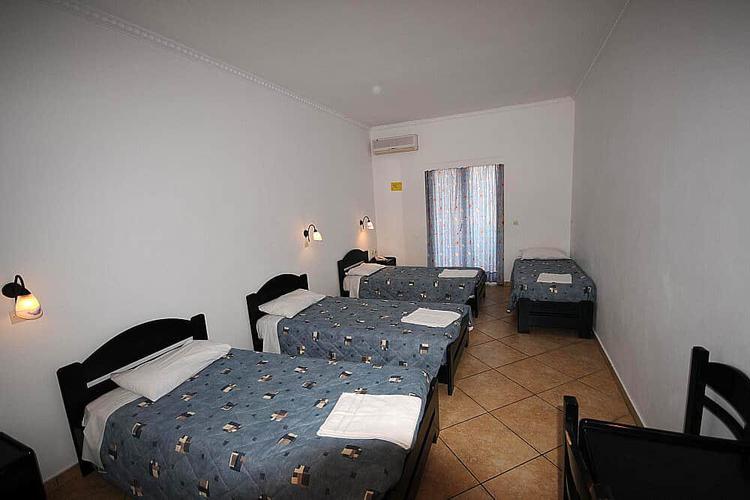Ibinahaging Sea View Room na may 3-6 kama