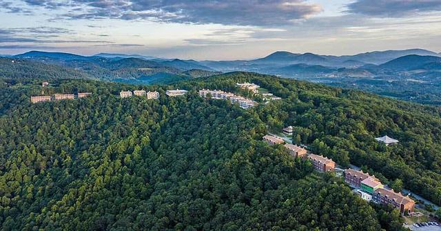 Ang Art of Living Retreat Center