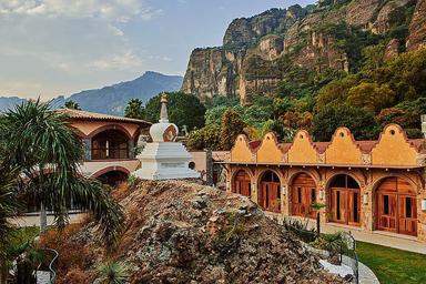 5 Araw ng yoga at pagmumuni -muni ng luho na pag -urong sa maaraw na Mexico
