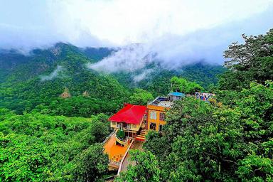 8 Araw ng kaligayahan ayurvedic detox at yoga retreat sa Rishikesh