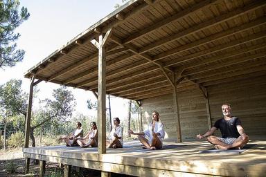 5 Araw na "Not So Serious" Yoga at Wine Retreat sa Alentejo, Portugal