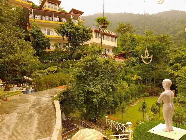 8 Araw ng kaligayahan ayurvedic detox at yoga retreat sa Rishikesh