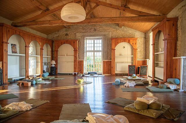 8 Araw ng Bagong Taon Pagmumuni -muni Retreat sa kanayunan, France