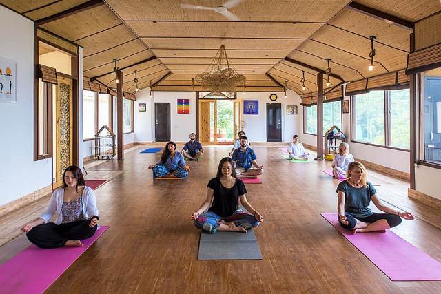 8 Araw ng kaligayahan ayurvedic detox at yoga retreat sa Rishikesh