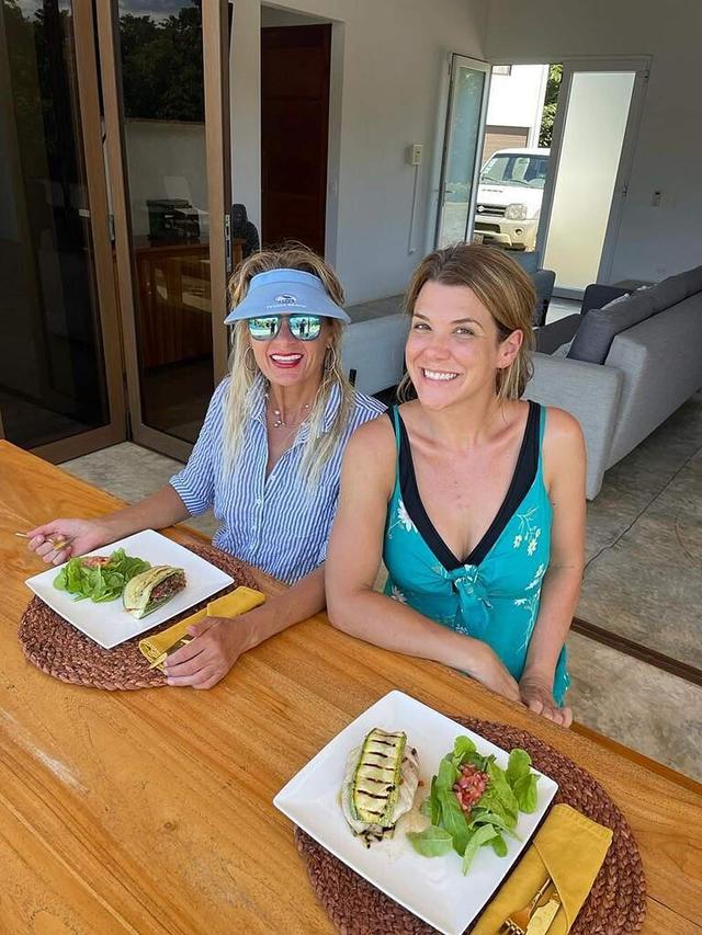 7 Day All Inclusive Soul Surf and Yoga Retreat في كوستاريكا