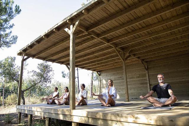 7 Day Surf ، Yoga & Wine Retreat في Alentejo ، البرتغال