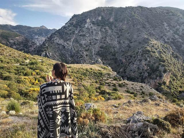 5 Retret penyelaman jiwa hari dengan terapi trance di dekat Granada, Spanyol