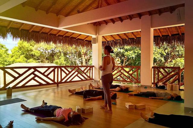 4 Araw Personal na Yoga at Surf Package sa Olon, Ecuador