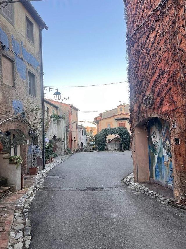 3 Day Relaxing Pranayama at Yin Yoga Retreat, Tuscany, Italy