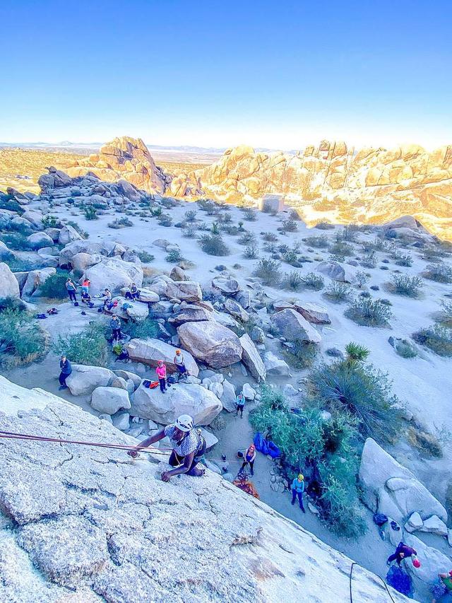 3 Araw ng Babae ng Babae at Pag -akyat sa Joshua Tree National Park CA, US