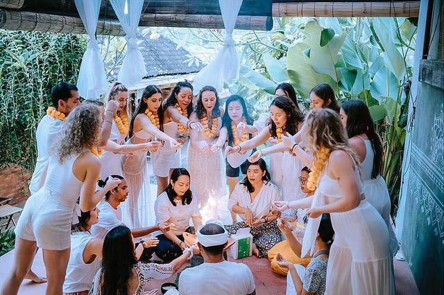 24 Latihan Guru Yoga Multi Gaya Hari 200 Jam di Ubud, Bali